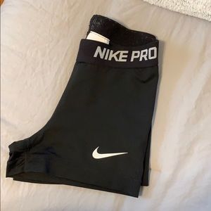 NIKE PRO SHORTS (XS)